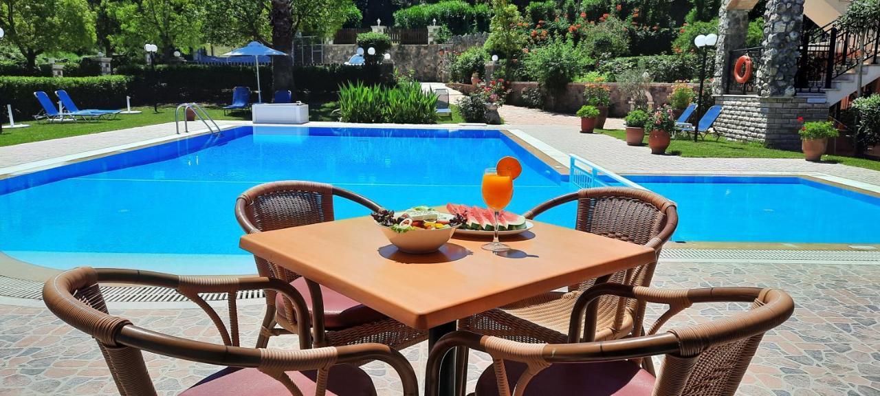 Nikos Apartments Арилас Екстериор снимка